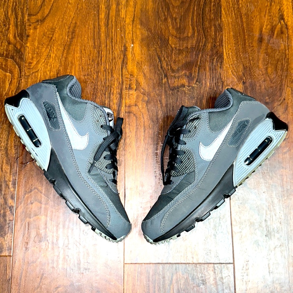 US 9 Air NikeMax 90’s Essential gray